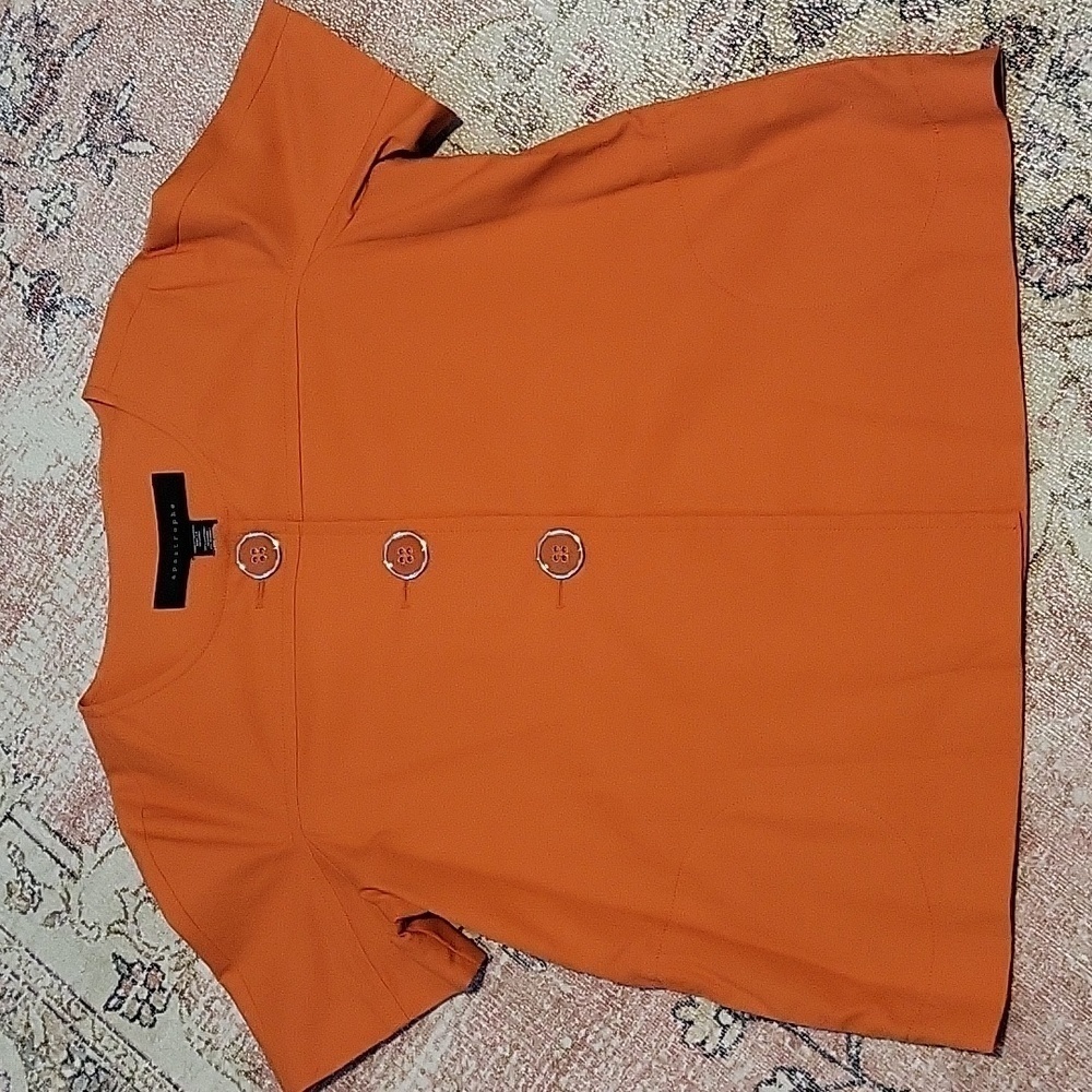 Apostrophe Orange Three Button Lined Short Sleeve… - image 1